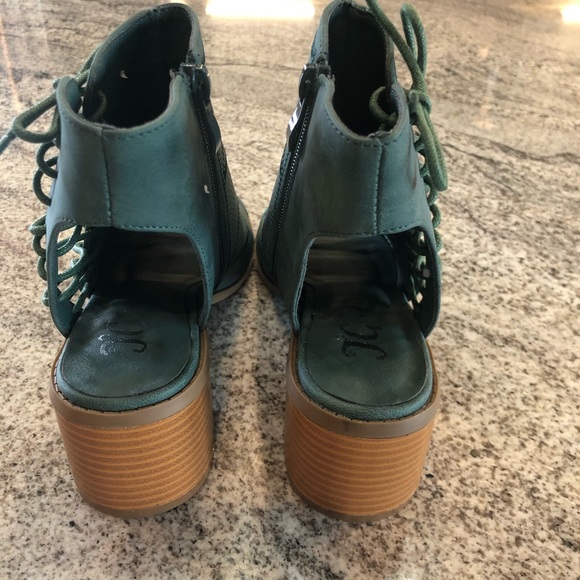 NIB Journee Collection Open Toe Booties - Picture 7 of 9